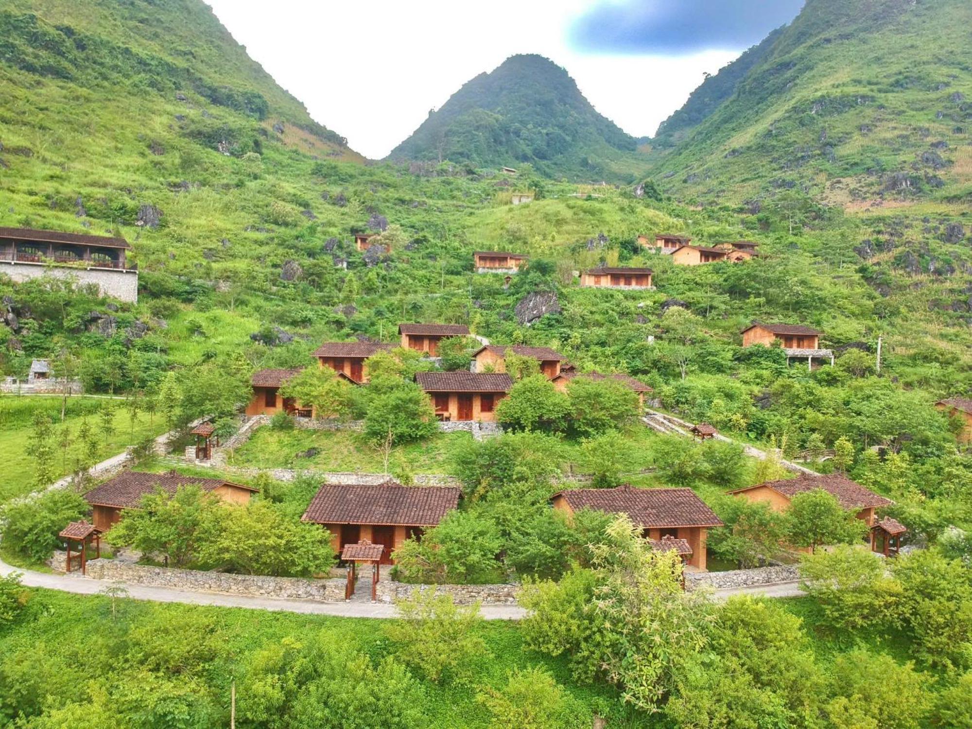 H'mong Village 4*